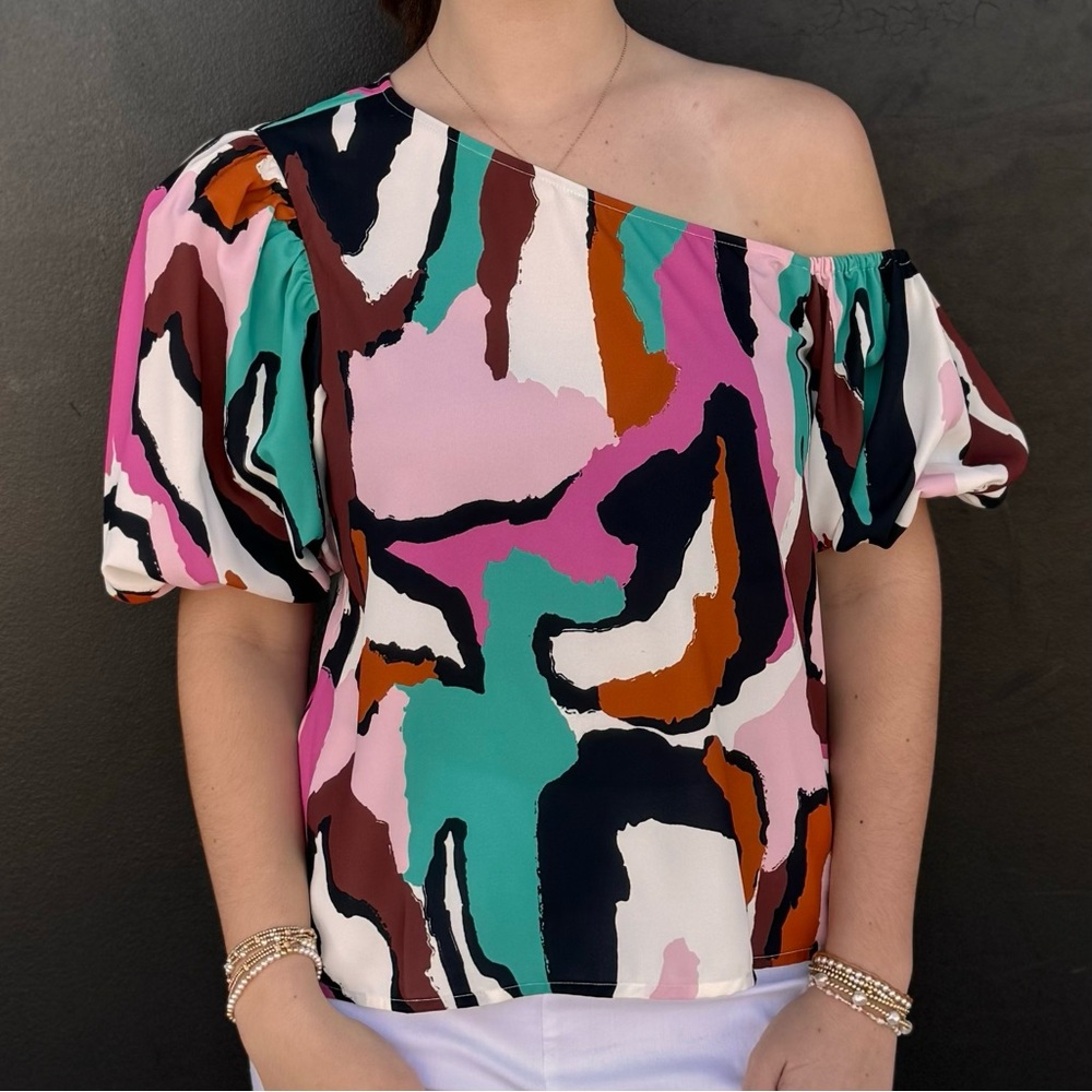 NWT Crosby Palmer Asymmetrical Puff Sleeves Top
